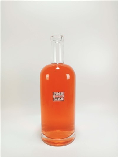 700ml Vodka Spirits Glass Bottle